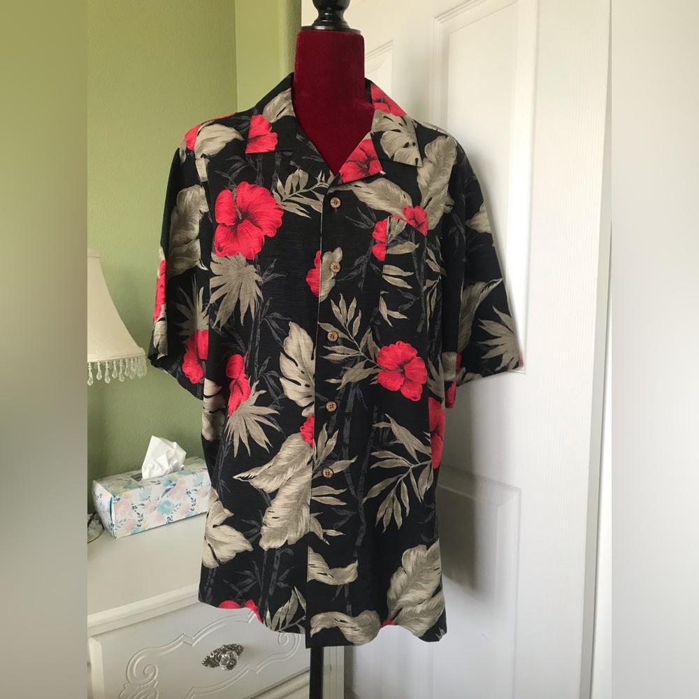 HAVANA JACKS CAFE Men’s Large Black and Ted Floral Hawaiian Shirt